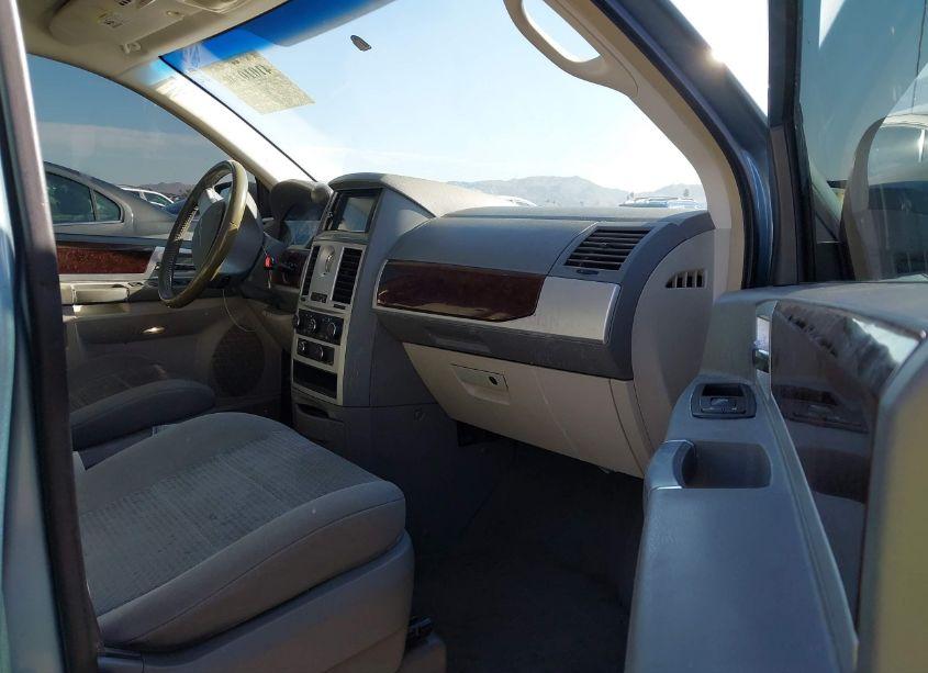 Photo 5 of 2010 Chrysler Town & COUNTRY TOURING (VIN 2A4RR5D17AR495666)