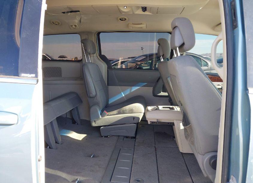 Photo 8 of 2010 Chrysler Town & COUNTRY TOURING (VIN 2A4RR5D17AR495666)