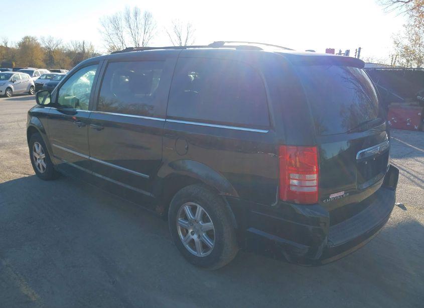 Photo 3 of 2010 Chrysler Town & COUNTRY TOURING (VIN 2A4RR5D18AR105058)