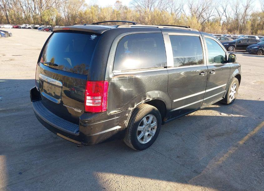 Photo 4 of 2010 Chrysler Town & COUNTRY TOURING (VIN 2A4RR5D18AR105058)