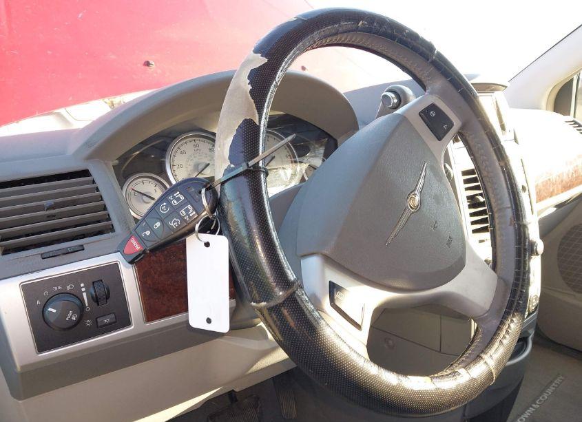 Photo 11 of 2010 Chrysler Town & COUNTRY TOURING (VIN 2A4RR5D18AR128792)