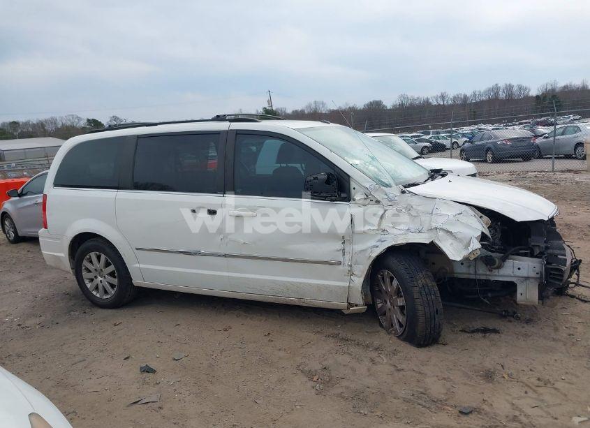 Photo 14 of 2010 Chrysler Town & COUNTRY TOURING (VIN 2A4RR5D18AR133877)