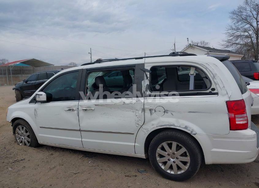 Photo 15 of 2010 Chrysler Town & COUNTRY TOURING (VIN 2A4RR5D18AR133877)