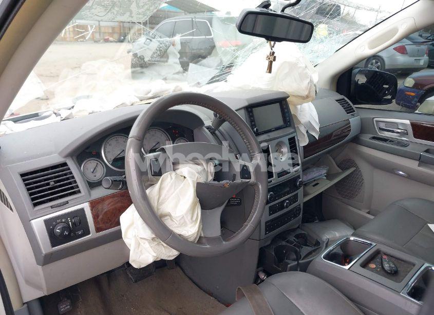 Photo 18 of 2010 Chrysler Town & COUNTRY TOURING (VIN 2A4RR5D18AR133877)