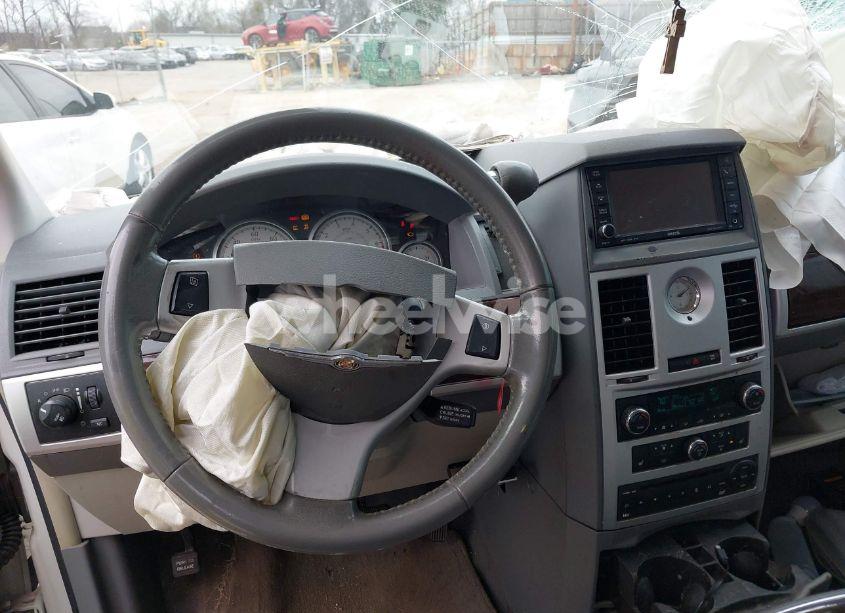 Photo 21 of 2010 Chrysler Town & COUNTRY TOURING (VIN 2A4RR5D18AR133877)