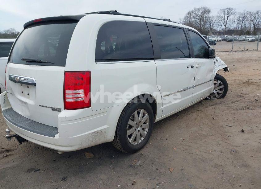 Photo 4 of 2010 Chrysler Town & COUNTRY TOURING (VIN 2A4RR5D18AR133877)