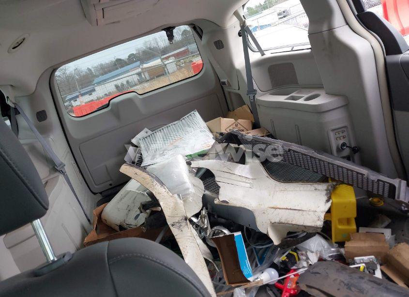 Photo 8 of 2010 Chrysler Town & COUNTRY TOURING (VIN 2A4RR5D18AR133877)