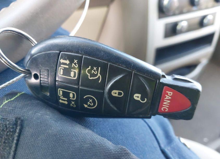 Photo 11 of 2010 Chrysler Town & COUNTRY TOURING (VIN 2A4RR5D18AR148637)