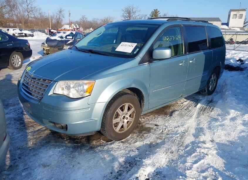 Photo 2 of 2010 Chrysler Town & COUNTRY TOURING (VIN 2A4RR5D18AR148637)