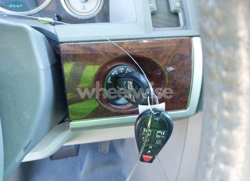 Photo 11 of 2010 Chrysler Town & COUNTRY TOURING (VIN 2A4RR5D18AR148718)