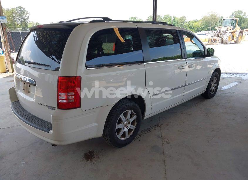 Photo 4 of 2010 Chrysler Town & COUNTRY TOURING (VIN 2A4RR5D18AR188314)