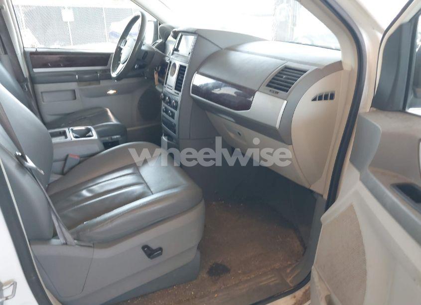 Photo 5 of 2010 Chrysler Town & COUNTRY TOURING (VIN 2A4RR5D18AR188314)
