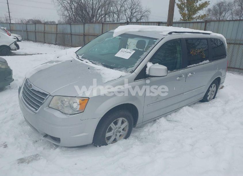 Photo 2 of 2010 Chrysler Town & COUNTRY TOURING (VIN 2A4RR5D18AR289014)