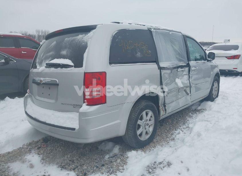 Photo 4 of 2010 Chrysler Town & COUNTRY TOURING (VIN 2A4RR5D18AR289014)