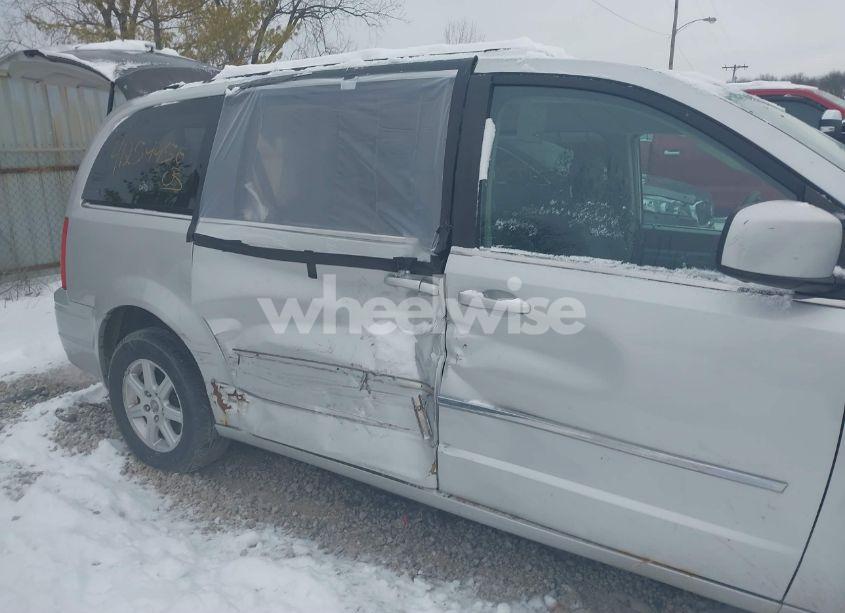 Photo 6 of 2010 Chrysler Town & COUNTRY TOURING (VIN 2A4RR5D18AR289014)