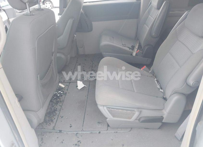 Photo 8 of 2010 Chrysler Town & COUNTRY TOURING (VIN 2A4RR5D18AR289014)