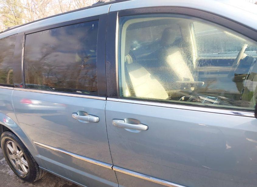 Photo 13 of 2010 Chrysler Town & COUNTRY TOURING (VIN 2A4RR5D19AR104954)