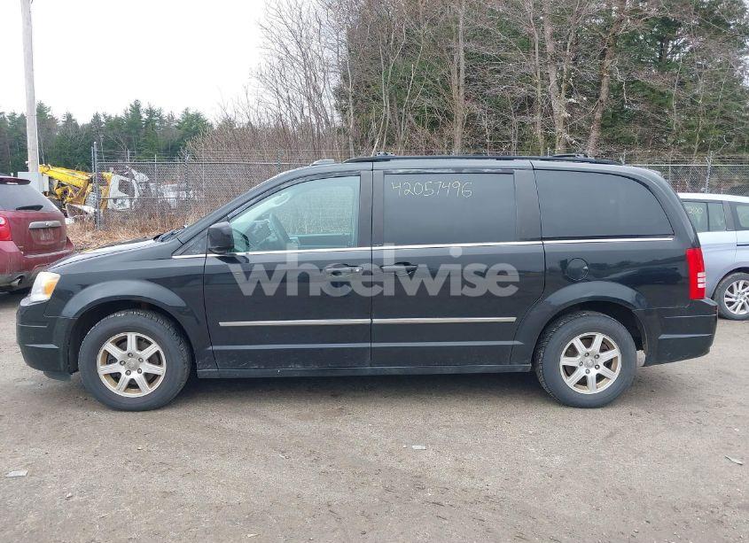 Photo 12 of 2010 Chrysler Town & COUNTRY TOURING (VIN 2A4RR5D19AR170405)