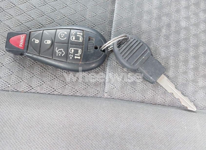 Photo 11 of 2010 Chrysler Town & COUNTRY TOURING (VIN 2A4RR5D19AR184059)