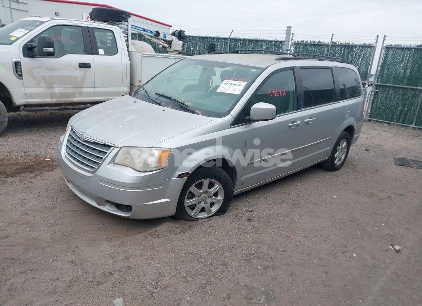 Photo 2 of 2010 Chrysler Town & COUNTRY TOURING (VIN 2A4RR5D19AR184059)