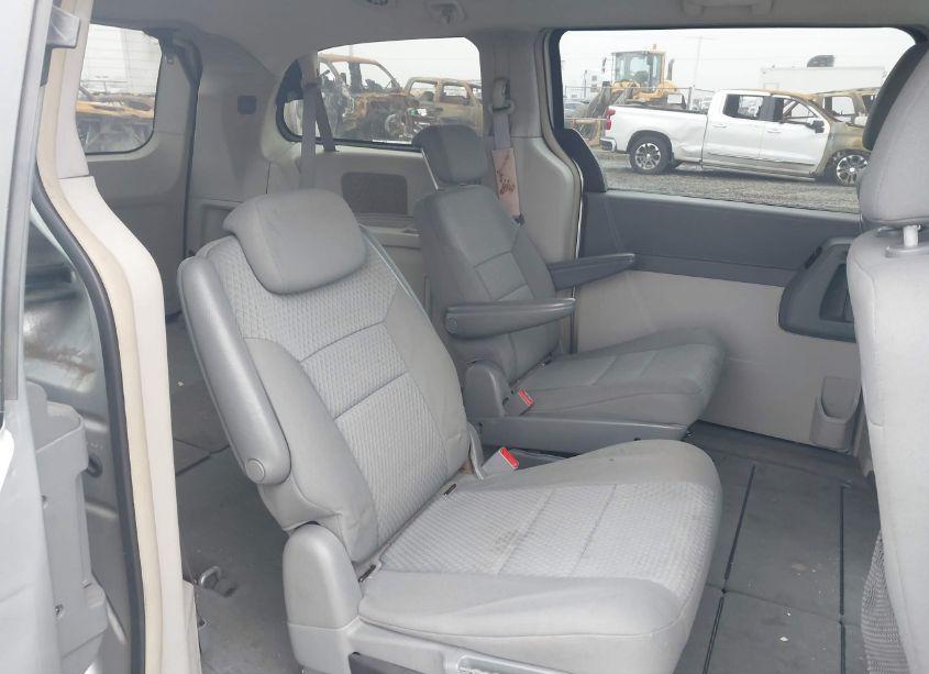 Photo 8 of 2010 Chrysler Town & COUNTRY TOURING (VIN 2A4RR5D19AR213446)