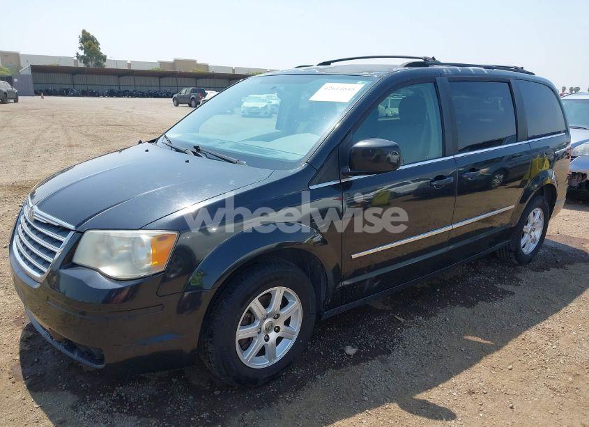 Photo 2 of 2010 Chrysler Town & COUNTRY TOURING (VIN 2A4RR5D19AR213527)