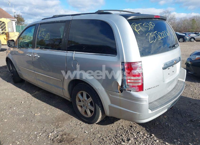 Photo 3 of 2010 Chrysler Town & COUNTRY TOURING (VIN 2A4RR5D19AR241019)