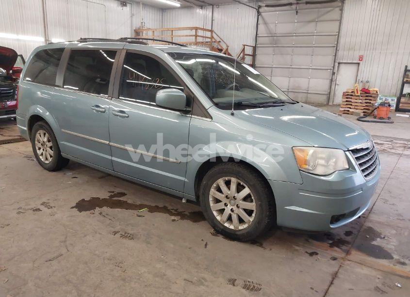 2010 Chrysler Town & COUNTRY TOURING (VIN 2A4RR5D19AR241263) main photo