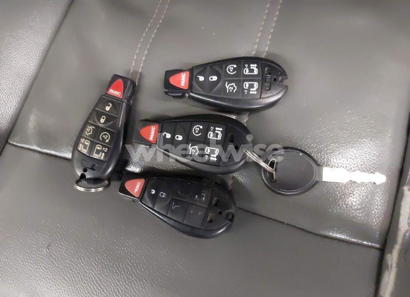 Photo 11 of 2010 Chrysler Town & COUNTRY TOURING (VIN 2A4RR5D19AR241263)