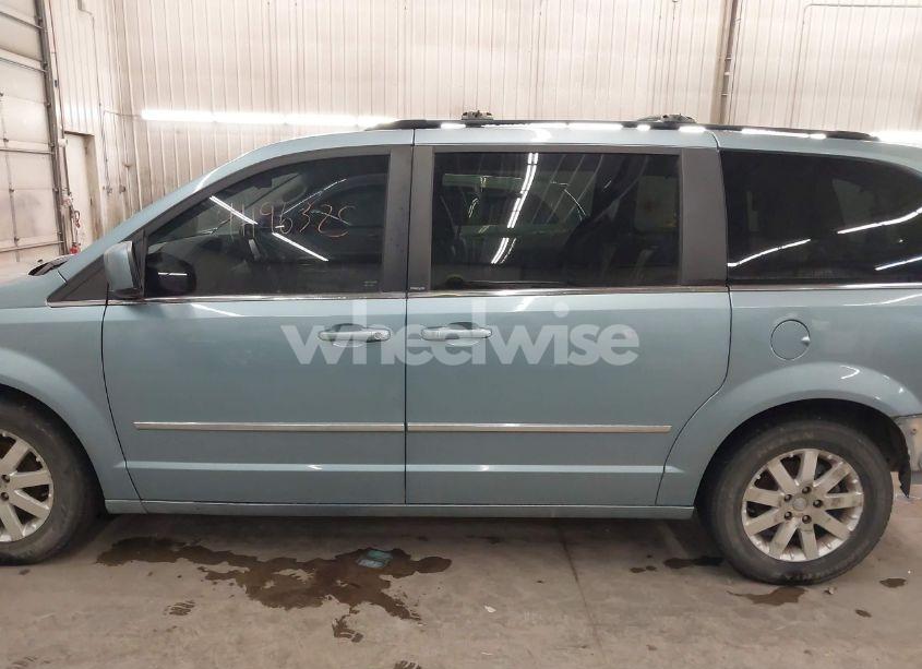 Photo 15 of 2010 Chrysler Town & COUNTRY TOURING (VIN 2A4RR5D19AR241263)