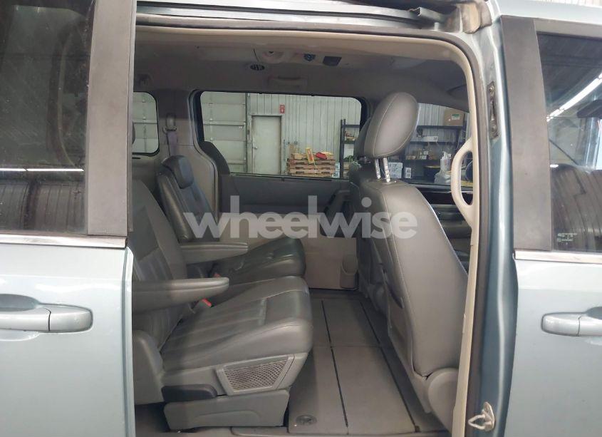 Photo 8 of 2010 Chrysler Town & COUNTRY TOURING (VIN 2A4RR5D19AR241263)