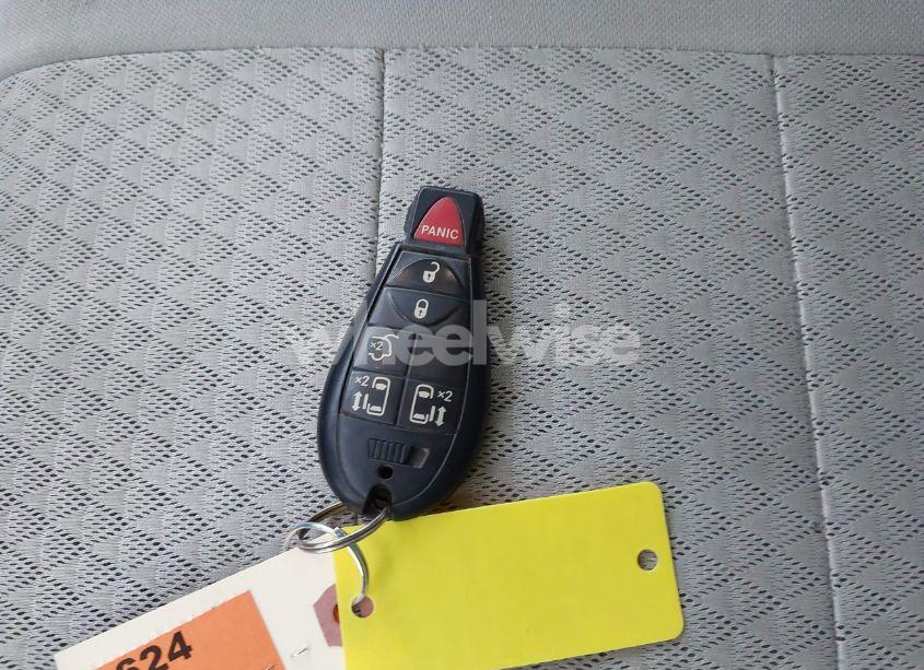 Photo 11 of 2010 Chrysler Town & COUNTRY TOURING (VIN 2A4RR5D19AR302711)