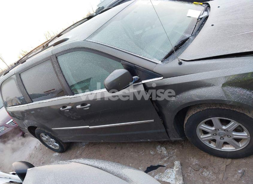 Photo 13 of 2010 Chrysler Town & COUNTRY TOURING (VIN 2A4RR5D19AR302711)