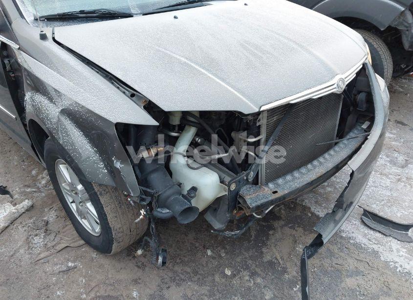 Photo 6 of 2010 Chrysler Town & COUNTRY TOURING (VIN 2A4RR5D19AR302711)