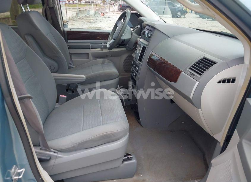 Photo 5 of 2010 Chrysler Town & COUNTRY TOURING (VIN 2A4RR5D19AR309206)
