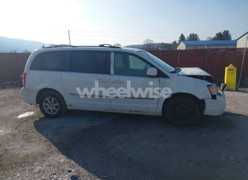 Photo 13 of 2010 Chrysler Town & COUNTRY TOURING (VIN 2A4RR5D19AR397707)