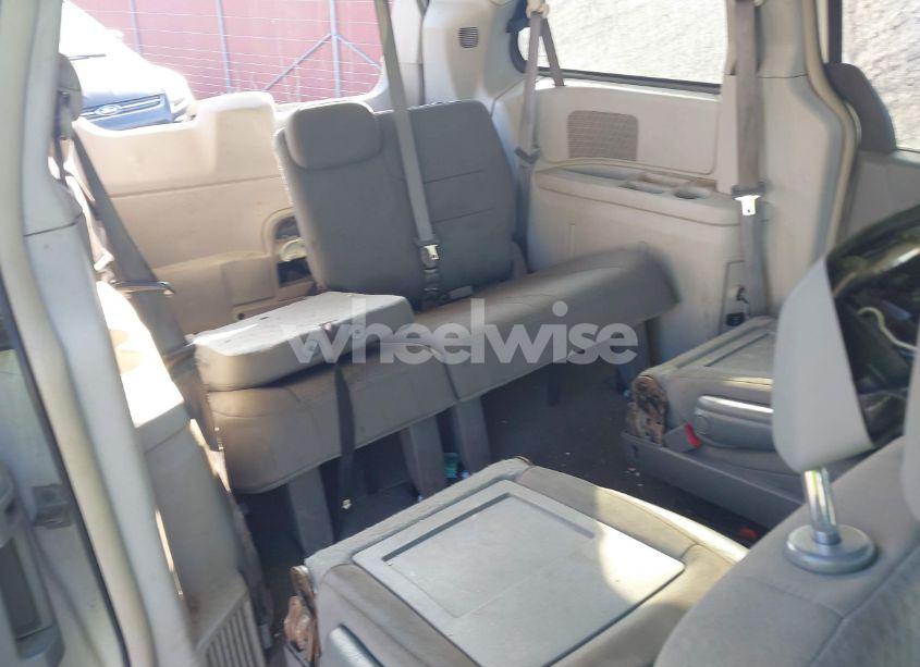 Photo 8 of 2010 Chrysler Town & COUNTRY TOURING (VIN 2A4RR5D19AR397707)