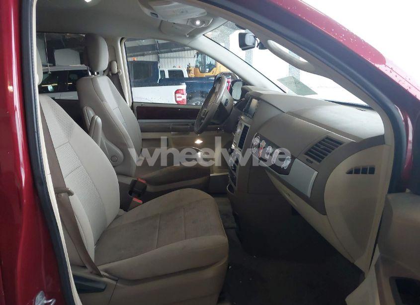 Photo 5 of 2010 Chrysler Town & COUNTRY TOURING (VIN 2A4RR5D19AR423206)