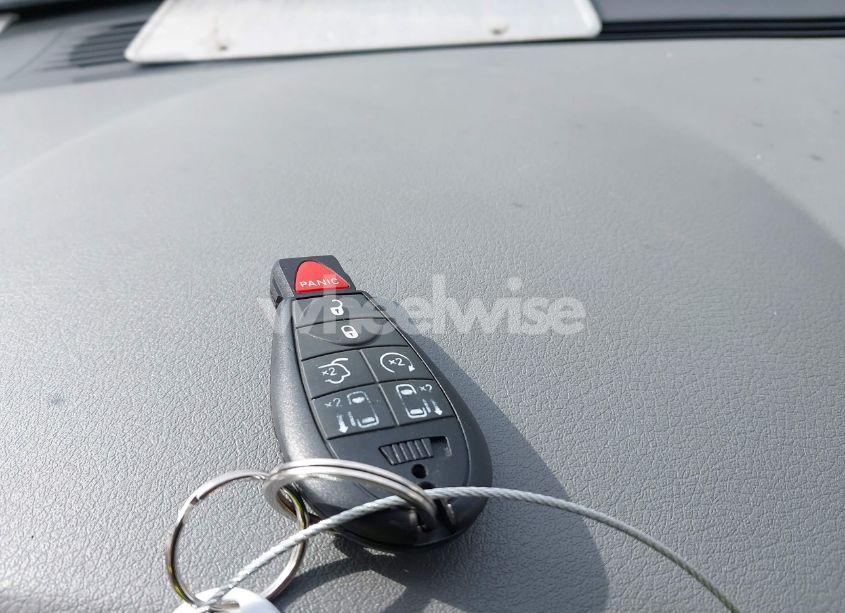 Photo 11 of 2010 Chrysler Town & COUNTRY TOURING (VIN 2A4RR5D19AR494289)