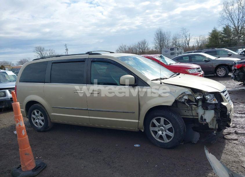 Photo 13 of 2010 Chrysler Town & COUNTRY TOURING (VIN 2A4RR5D19AR494289)