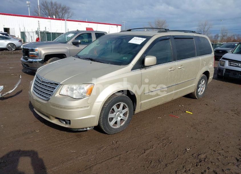 Photo 2 of 2010 Chrysler Town & COUNTRY TOURING (VIN 2A4RR5D19AR494289)