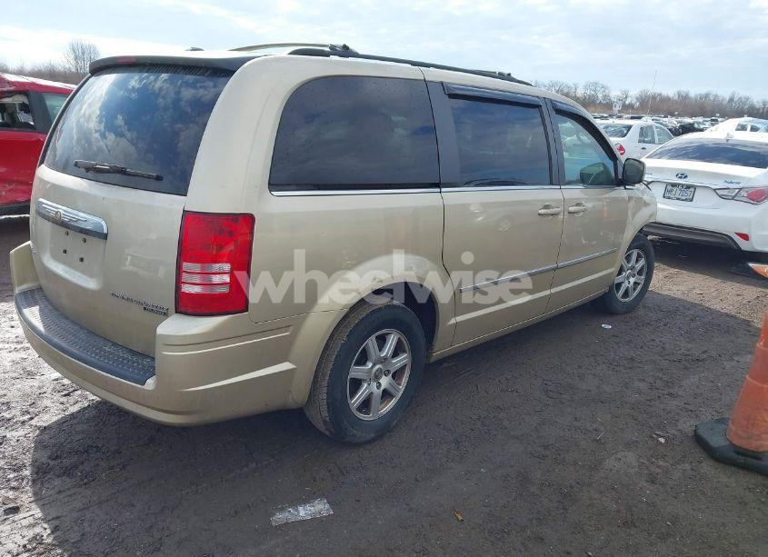 Photo 4 of 2010 Chrysler Town & COUNTRY TOURING (VIN 2A4RR5D19AR494289)