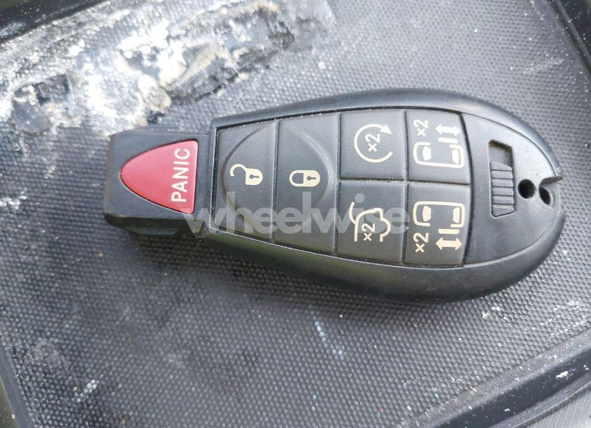 Photo 11 of 2010 Chrysler Town & COUNTRY TOURING (VIN 2A4RR5D1XAR141155)