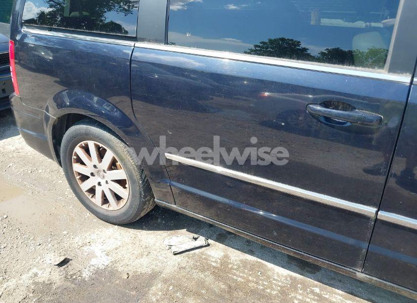 Photo 16 of 2010 Chrysler Town & COUNTRY TOURING (VIN 2A4RR5D1XAR141155)