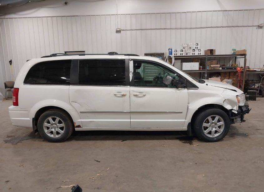 Photo 13 of 2010 Chrysler Town & COUNTRY TOURING (VIN 2A4RR5D1XAR164113)