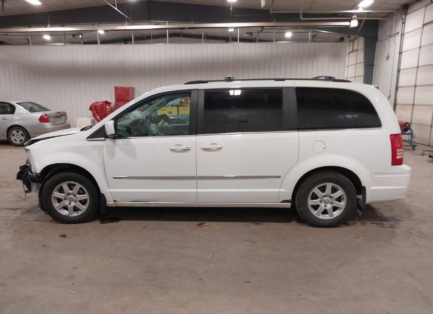 Photo 14 of 2010 Chrysler Town & COUNTRY TOURING (VIN 2A4RR5D1XAR164113)