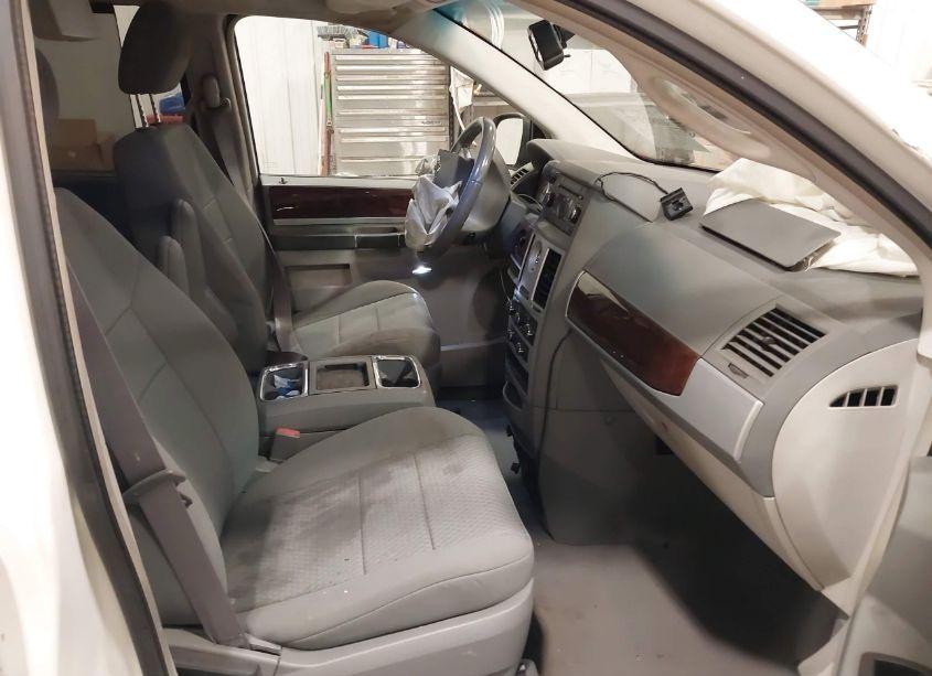 Photo 5 of 2010 Chrysler Town & COUNTRY TOURING (VIN 2A4RR5D1XAR164113)