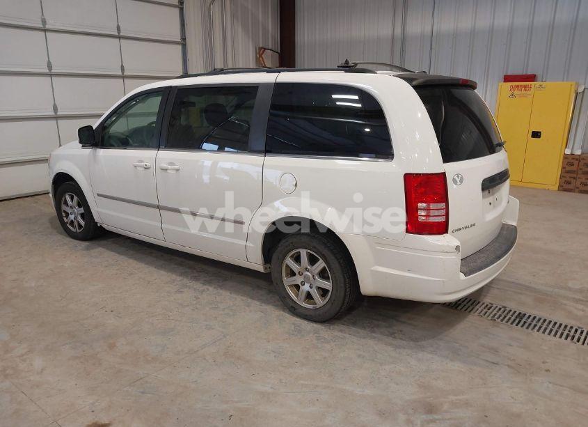 Photo 3 of 2010 Chrysler Town & COUNTRY TOURING (VIN 2A4RR5D1XAR250022)
