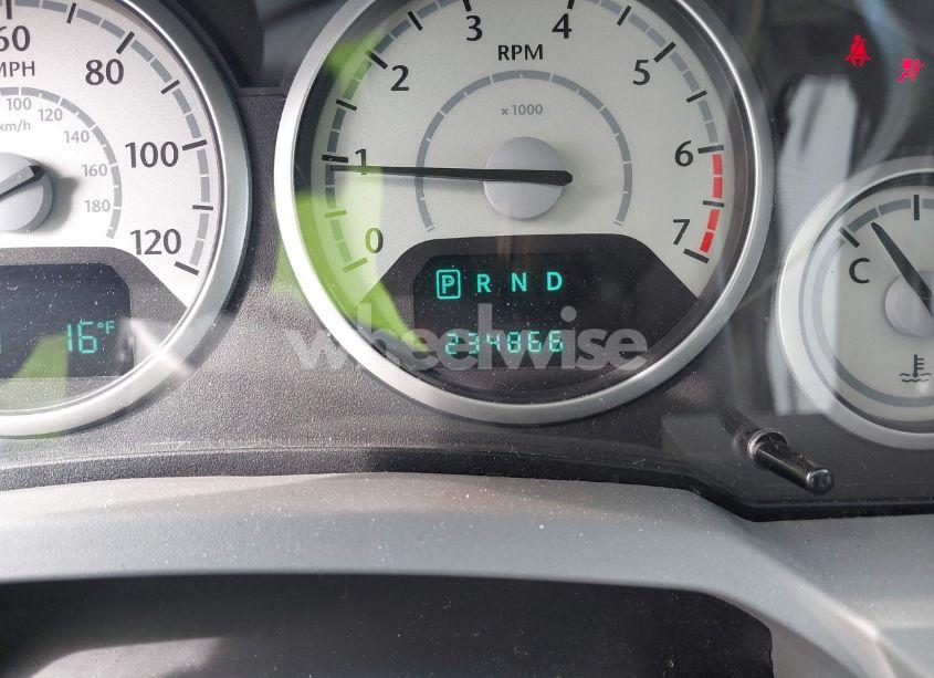 Photo 7 of 2010 Chrysler Town & COUNTRY TOURING (VIN 2A4RR5D1XAR270903)