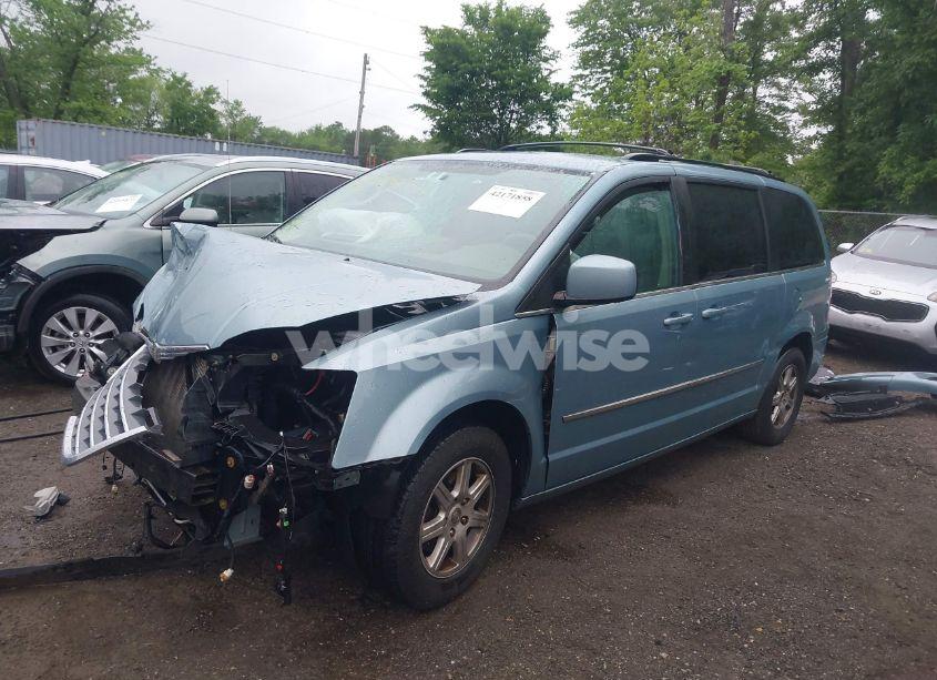 Photo 2 of 2010 Chrysler Town & COUNTRY TOURING (VIN 2A4RR5D1XAR289547)